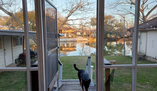Relaxing River House on Trinity River in Trinity