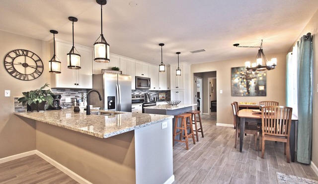 Remodeled 6 Bed, 5 bath on 15 acres! Owned and Operated by a Premier Host!