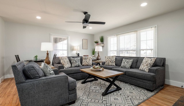 Renovated 3BR Close to Downtown