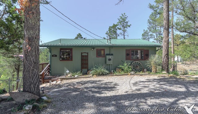 River Ridge Retreat Pet Friendly | Secluded Ridge-Top Escape w/Sunroom & Starry Hot Tub Nights