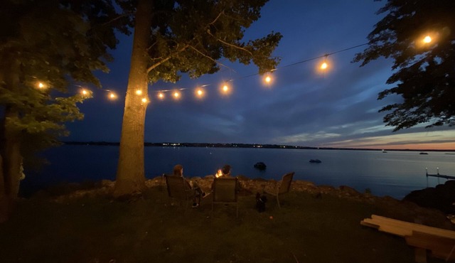Riverfront Cottage in Chapeau