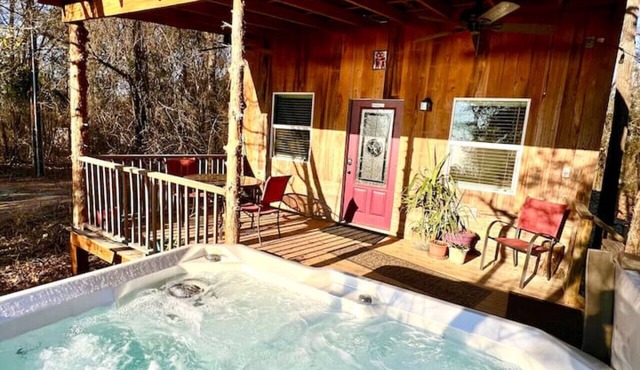 Romantic Lakeview Cabin with Private Hot Tub & Fire Pit