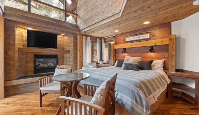 Romantic, Peaceful Getaway; Within 10 Mi of Mt. Rushmore & Custer State Park in Keystone