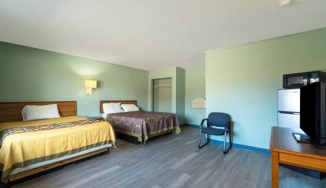 Room w/Free Parking Perfect for a Relaxing Stay Near Surfside