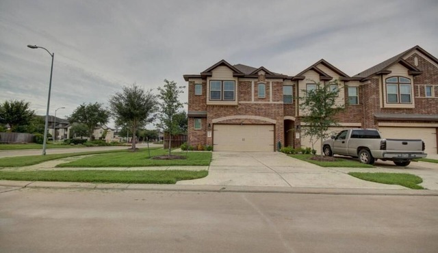 Roseberg/Suglarland 3-BR - Extended Stay 30 days