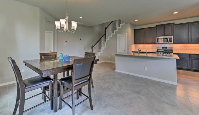 Rosenberg Townhome by Brazos Town Center!