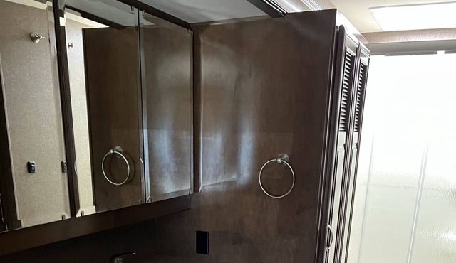RV Glamping in Aggieland - sleeps 5