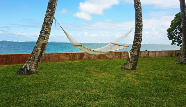 Secluded Beachfront Home w/ AC, hot tub, North Shore Oahu, Volley & Pickleball in Hauula