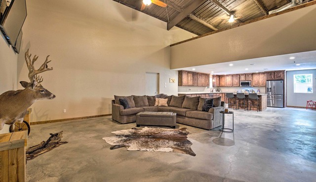 Secluded Home w/Gas Grill, 3 Mi to Boating!