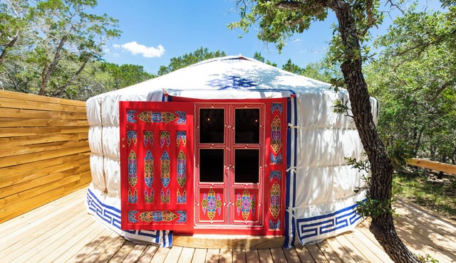 Secluded, Romantic Yurt w/Hot Tub at The Yurtopian - "Carrie"