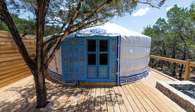 Secluded, Romantic Yurt w/Hot Tub at The Yurtopian - "Lizzie"