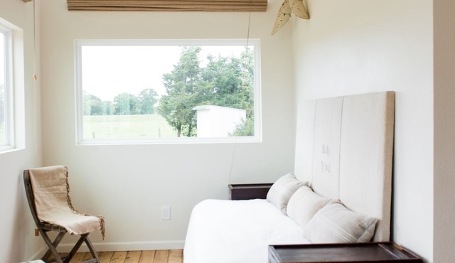 Seen in 250 Articles ★ Close to Town ★ Lux Bed & Linens ★ Private ★ The Pierce