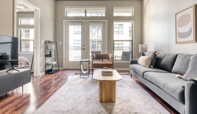 Serene Barton Springs 1BR w/ W/D, Gym & Pool, nr Town Lake, by Blueground