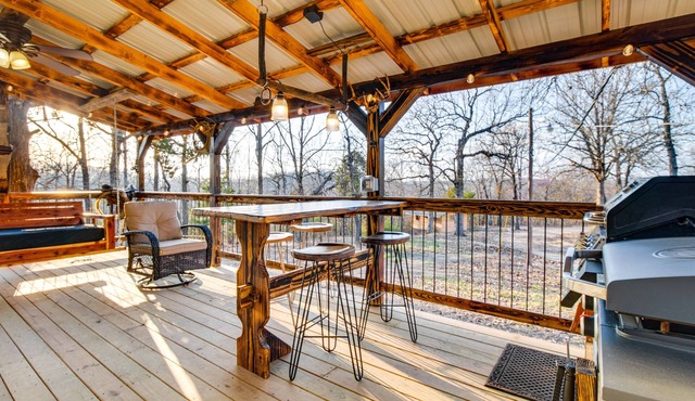 Serene & Cozy Studio Cabin: Walk to Norfork Lake! in Elizabeth