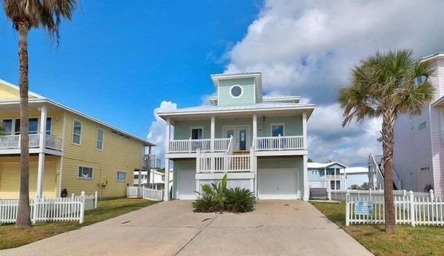 Shared Pool, Pet Friendly, Water View, Golf Cart Included in Port Aransas