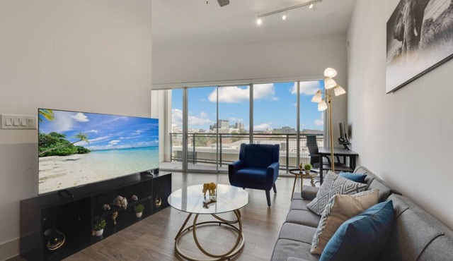 Sleek loft style 2BR I Gym I Parking I Workspace