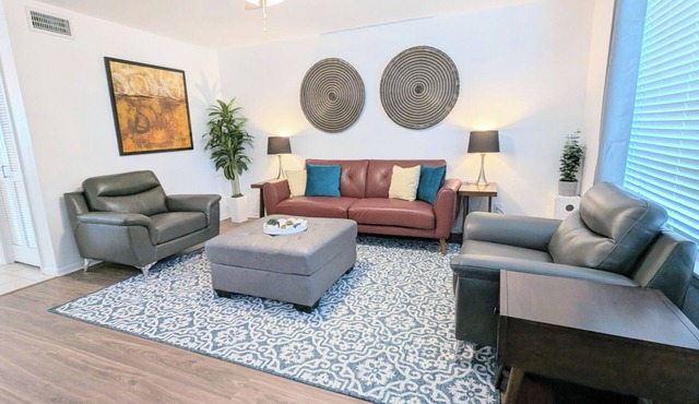 Sleep 6 Pet Friendly Fully Stocked in East Bernard