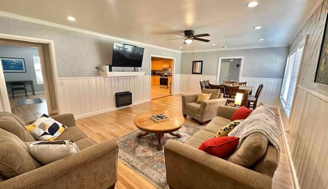 Sleeps 8: Family and Pet Perfect, Large Yard