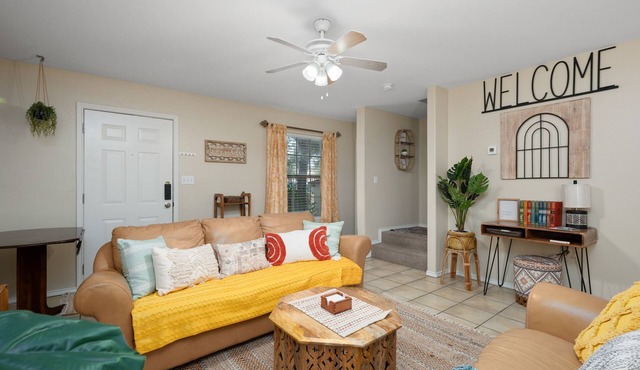 Smart lock Boho chic 4 min from Airport in Harlingen