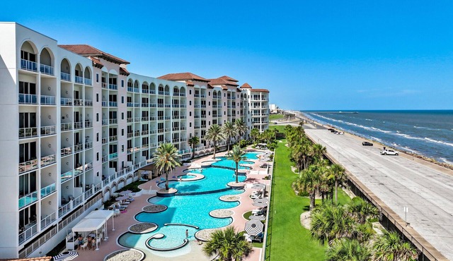 Sophisticated 2 Bedroom/2 Bath Diamond Beach Penthouse 5PH3