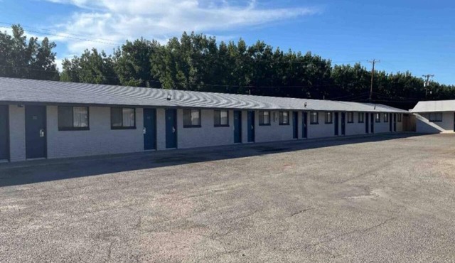 Spacious 1 KingBed|FreeParking|Wifi|TV