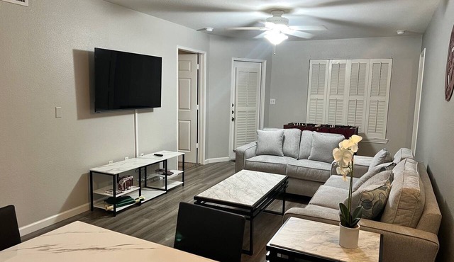 Spacious 4-bedroom in College Station, less than 2 miles from Kyle Field.