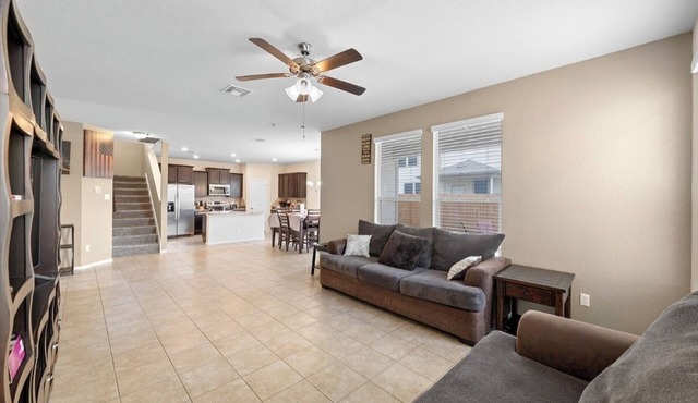 Spacious 4-bedroom house in charming Jarrell with AC