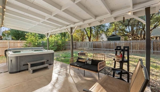 Spacious Home + Hot tub + Fire Pit + Play Loft