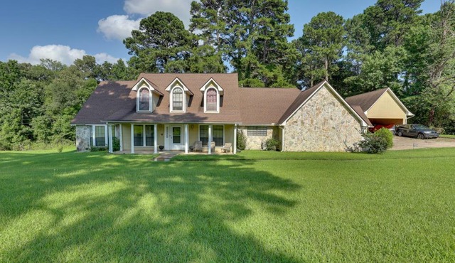 Spacious Shreveport Retreat: Pets Welcome! in Shreveport