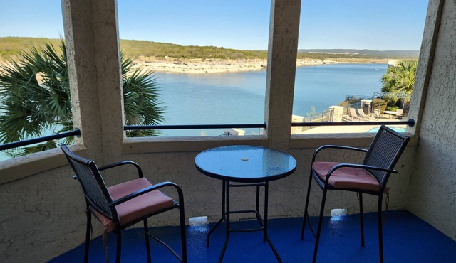Spectacular 2-bedroom Lakefront Resort Type Condo in Lake Travis