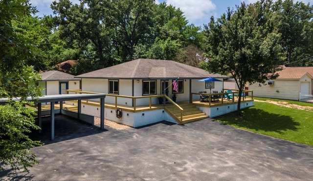 Spotless 2-Bedroom Cottage, Highly Recommended