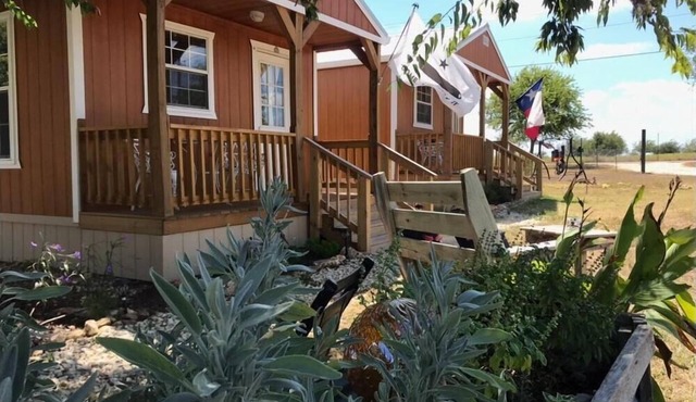 Star Gazing - Bon Fire Cabin in the Peaceful Country at Blue Eagle Retreat