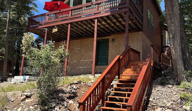 Stargazing Family Cabin, 2mi to Shopping & Hiking Trls. 2BR+Loft/Office, 2.5BA.