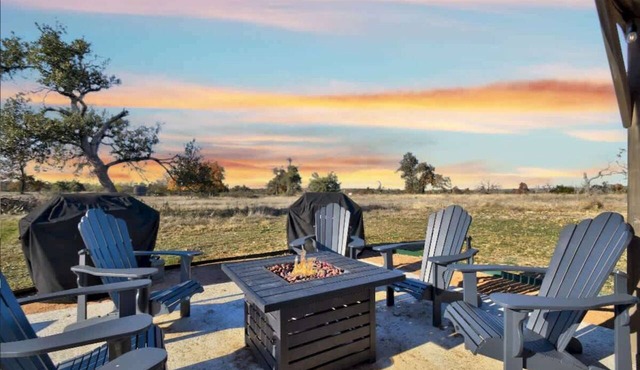 Stargazing Retreat at LoneStar Cottage