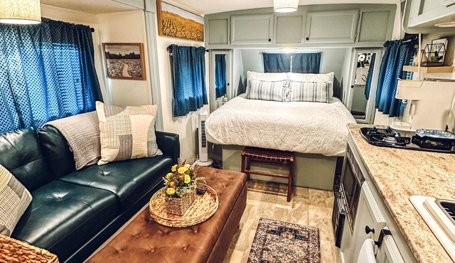 Starlight Retreat RV in Springtown with AC, WiFi