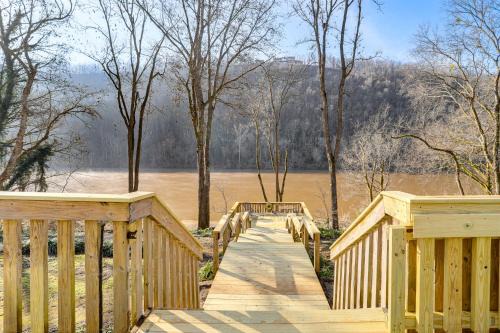 Steps to White River: Mountain View Home w/Deck! in Mountain View