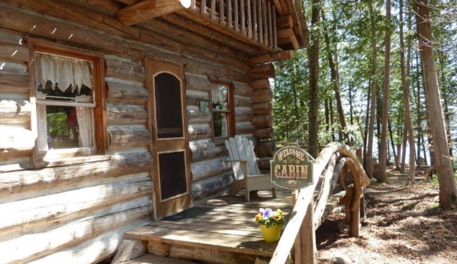 Stuart Log Cottage 3 Season Rental - Eganville in Eganville