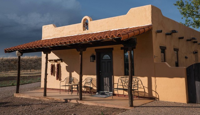 Stunning Guest Home in the Heart of Horse Country