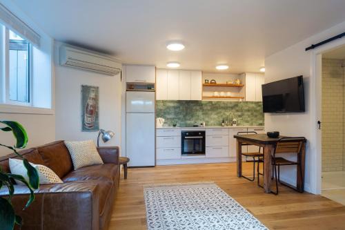 Stunning Self-contained Apartment in Auckland