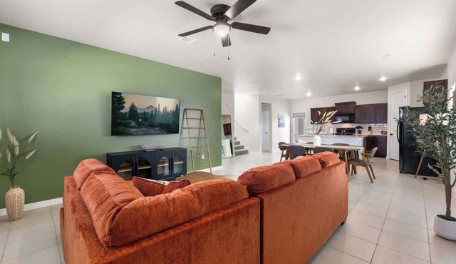 Stylish 4BR Escape Open Layout Smart TVs B