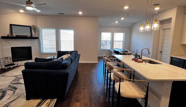 Stylish 4BR Home in Princeton. Large Yard,Pool,Workspace. Near Frisco & McKinney