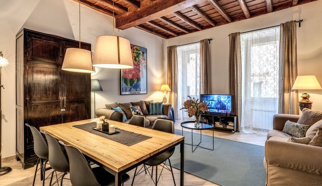 Stylish and Elegant Flat in the Heart of Rome in Roma