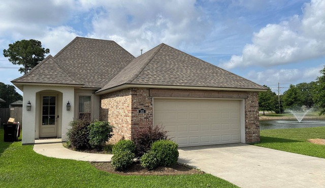Stylish home in the heart of Youngsville near Youngsville Sports Complex. in Lafayette