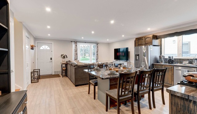 Stylish Sudbury Stay | Hot Tub | Pet-Friendly | Great for Families in Greater Sudbury