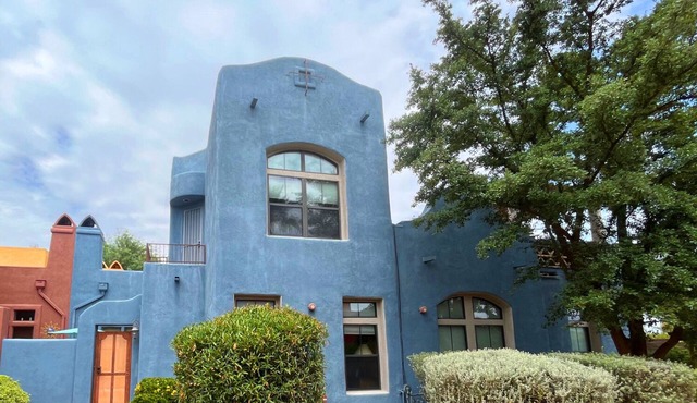 Stylish Townhome, 2bd, 2ba - Access to Year-round heated pool and gym.