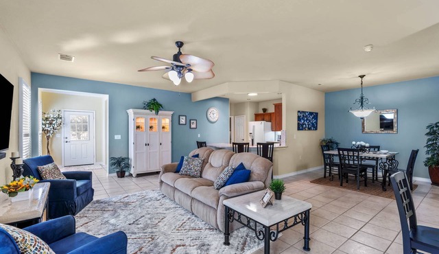Sun City Georgetown TX! Beautifully Furnished w/Screened Porch on Wooded Lot!