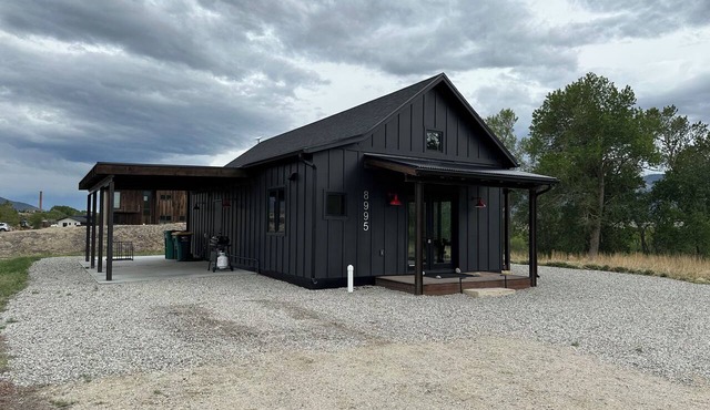 Sunsets on Salix - Peaceful Riverside Retreat 8 Minutes to Town in Salida