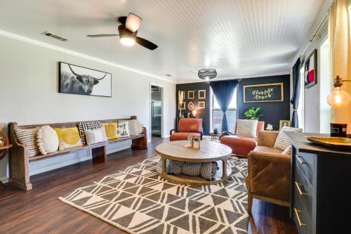 Sweeping Valley Views! 2-Acre Lorena Retreat