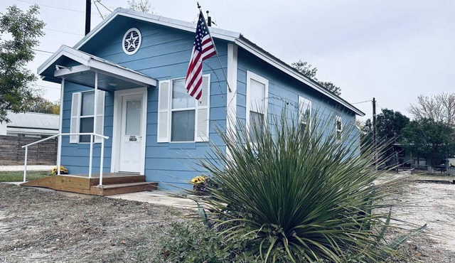 Texas Blue Apple Cottage