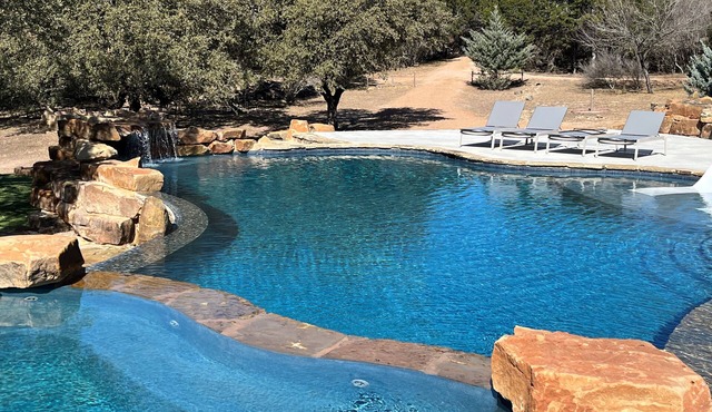 Texas Hill Country Villa w/private pool, hot tub & putting green